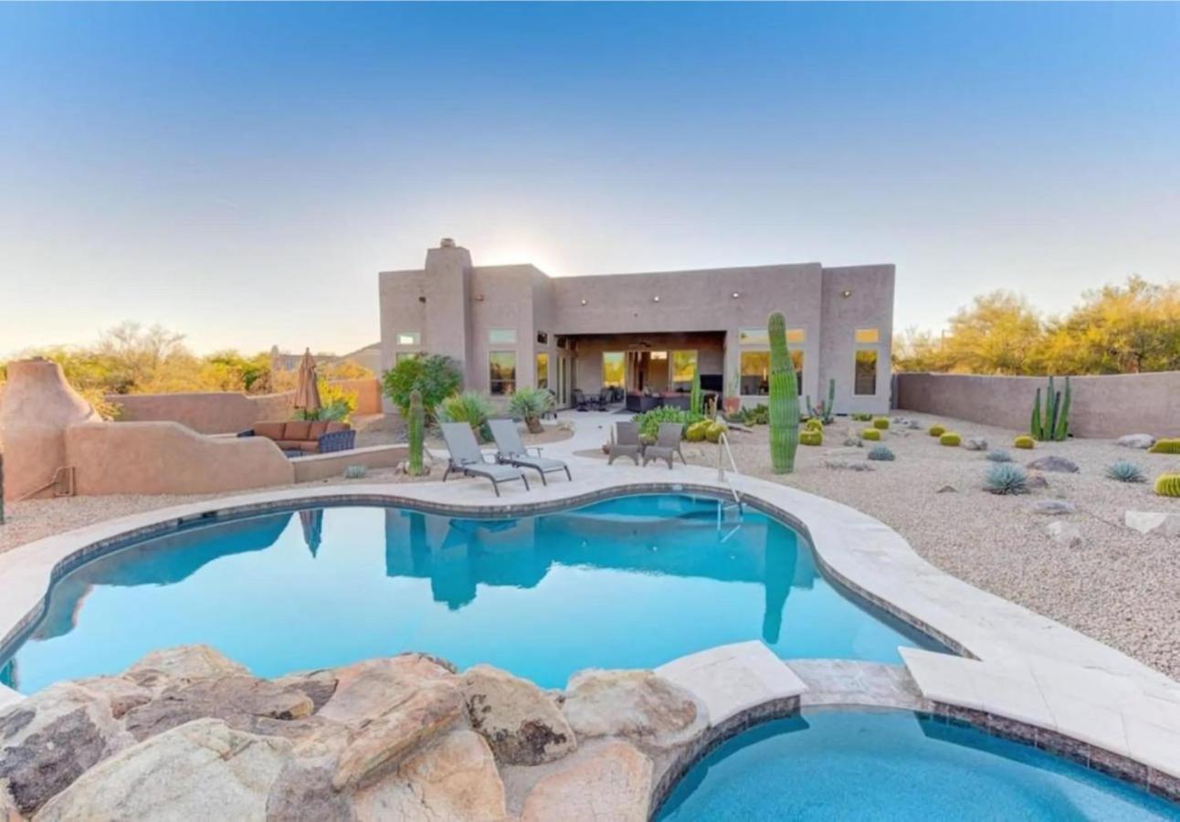Holiday home Luxury Heated Pool Desert Views For 6 *